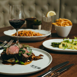 9-4-10 Steakhouse - Restaurants Divertissement en direct / spectacles de Montréal
