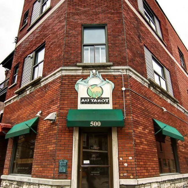 Au Tarot - Restaurant Méditerranéenne à Le Plateau-Mont-Royal, Montréal