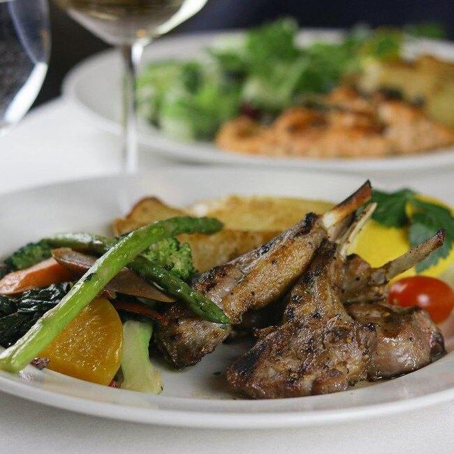 BALOS - Restaurant Méditerranéenne à Westmount, Montréal