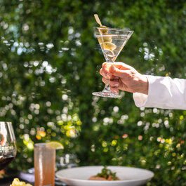 Aurochs Steakhouse - Lounge +18ans RestoMontreal.ca