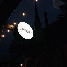 Bar Le Sacrilège - Poutine, BBQ Restaurants in Quebec