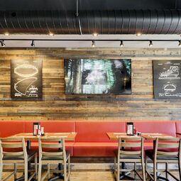 Barbies Resto Bar Grill RestoMontreal.ca
