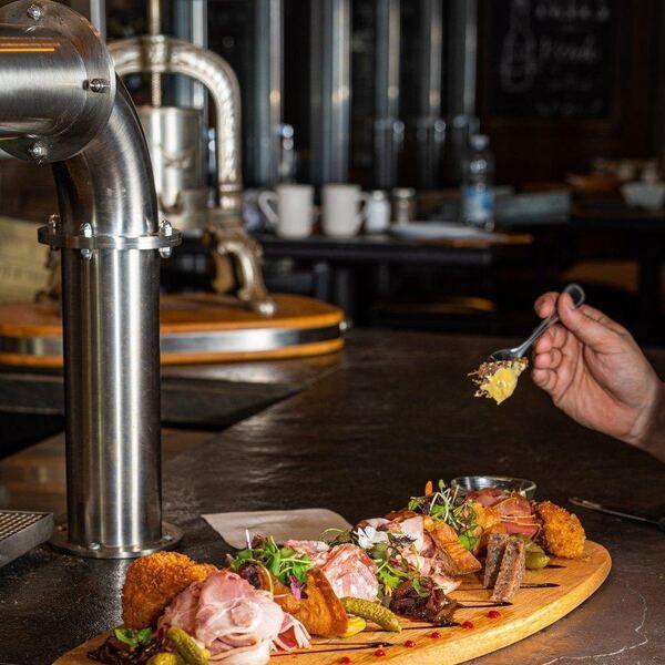 Barils & Ardoises Restaurant Bistro & Pub Prévost