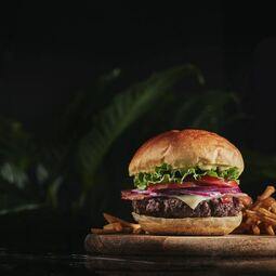 Bâton Rouge Grillhouse & Bar American Restaurant