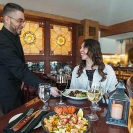 Service - Restaurant Beffroi Steakhouse Quebec RestoQuebec.ca