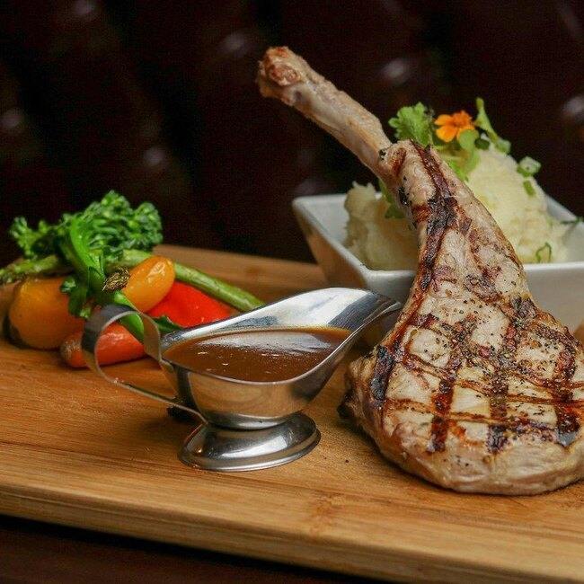 Le Boeuf Cochon Steak House & Bar in Laval, Saint-Jérôme & Rosemère