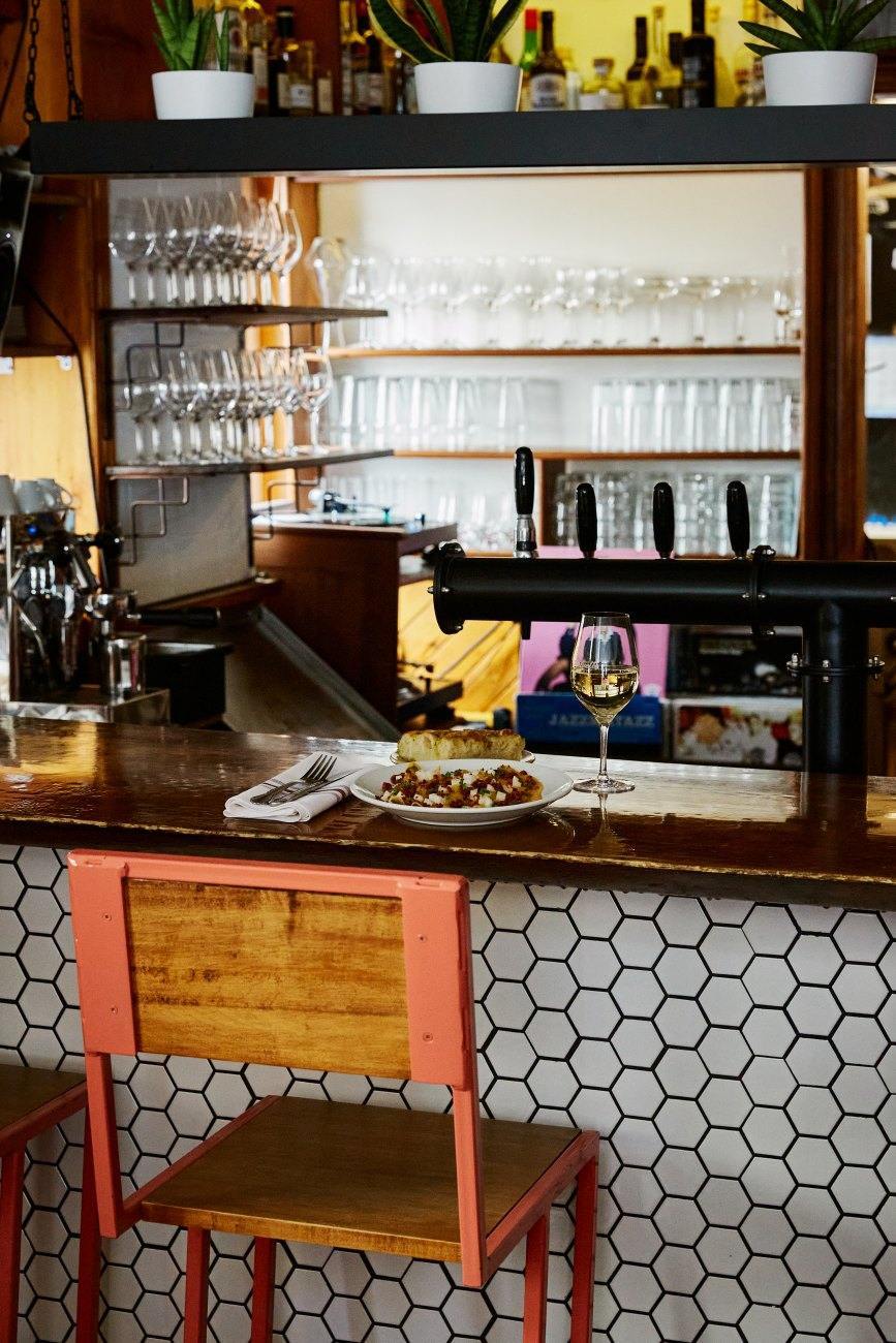 Buvette Scott - Restaurant Du Terroir à Haute-Ville (St-Jean-Baptiste), Québec