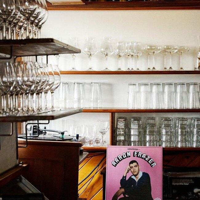 Buvette Scott - Restaurant Du Terroir à Haute-Ville (St-Jean-Baptiste), Québec