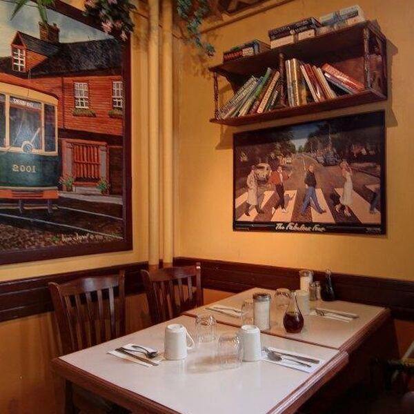 Resto Café Oxford - Restaurant Déjeuner à Notre-Dame-de-Grâce (NDG), Montréal