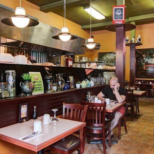 Resto Café Oxford - Restaurant Déjeuner à Notre-Dame-de-Grâce (NDG), Montréal