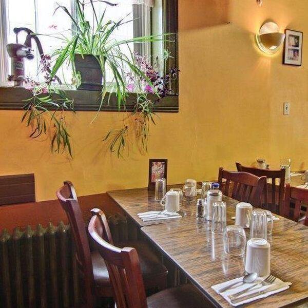 Resto Café Oxford - Restaurant Déjeuner à Notre-Dame-de-Grâce (NDG), Montréal