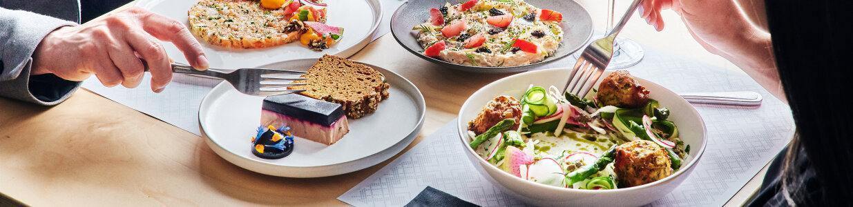 Café RICARDO Cover Image