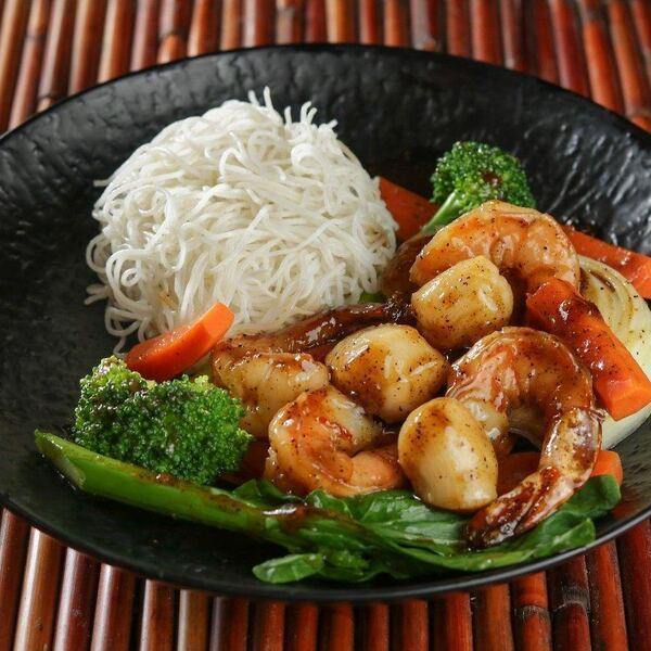 Café Saigon - Restaurant Vietnamienne à Le Village/Centre Sud, Montréal