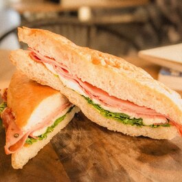 Carrera Café - Restaurants Cafés, Steakhouses de Québec