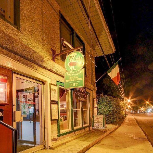 Trattoria Casa Rinacchio - Restaurant Italienne à Sainte-Rose, Laval