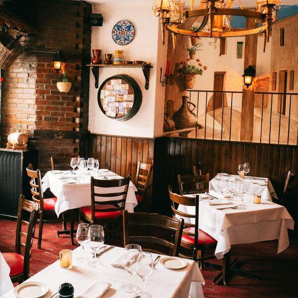 Casa Galicia - Restaurant Espagnole à Quartier Latin, Montréal