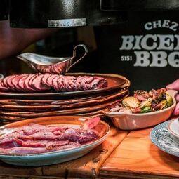 Chez Biceps BBQ Restaurant Chez Biceps BBQ RestoQuebec.ca