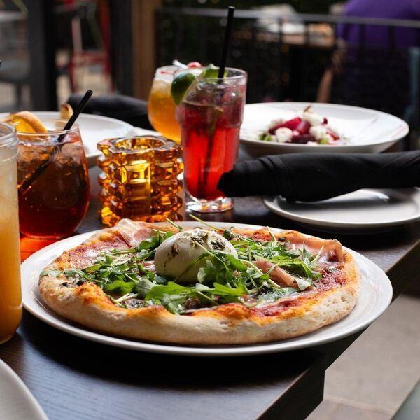 Ristorante Pizzeria Corneli, Petite-Italie, Montréal et Laval - Restaurant italienn