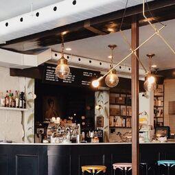 DEUX restaurant x bar à vin RestoMontreal.ca