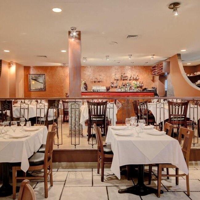 Elounda - Restaurant Méditerranéenne à Ville Saint-Laurent, Montréal