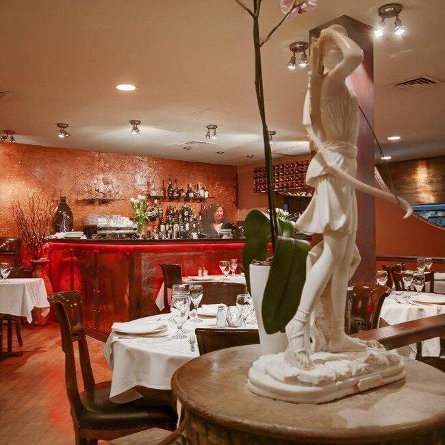 Elounda - Restaurant Méditerranéenne à Ville Saint-Laurent, Montréal