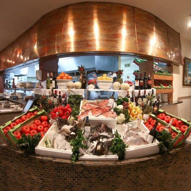 Elounda - Restaurant Méditerranéenne à Ville Saint-Laurent, Montréal