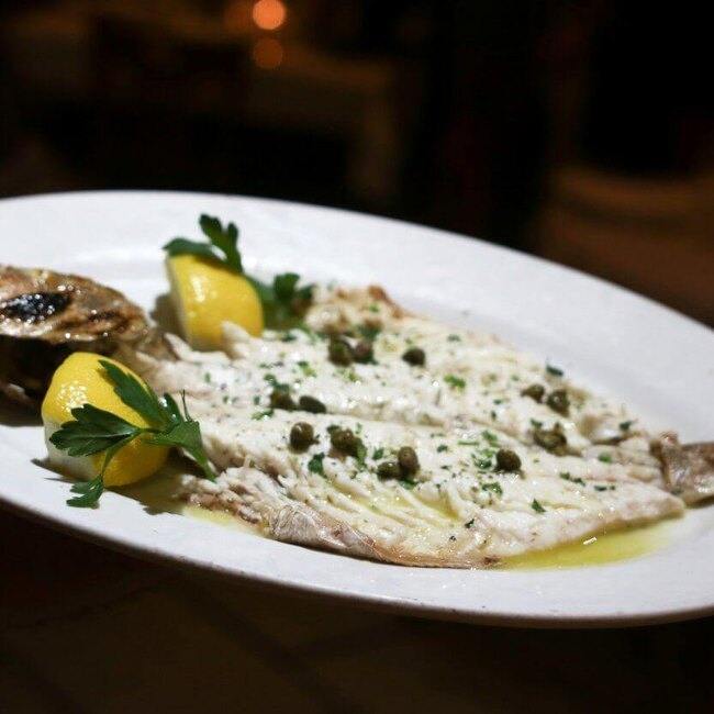 Elounda - Restaurant Méditerranéenne à Ville Saint-Laurent, Montréal