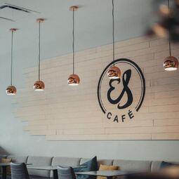 ES Café Café Restaurant