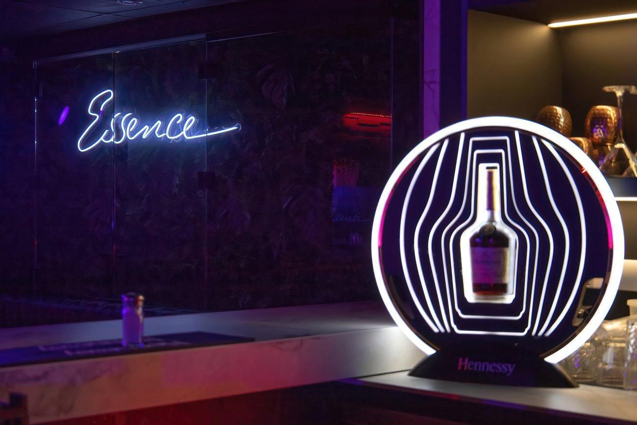 Essence Club - Restaurant Cuisine Bar Centre-ville, Montréal
