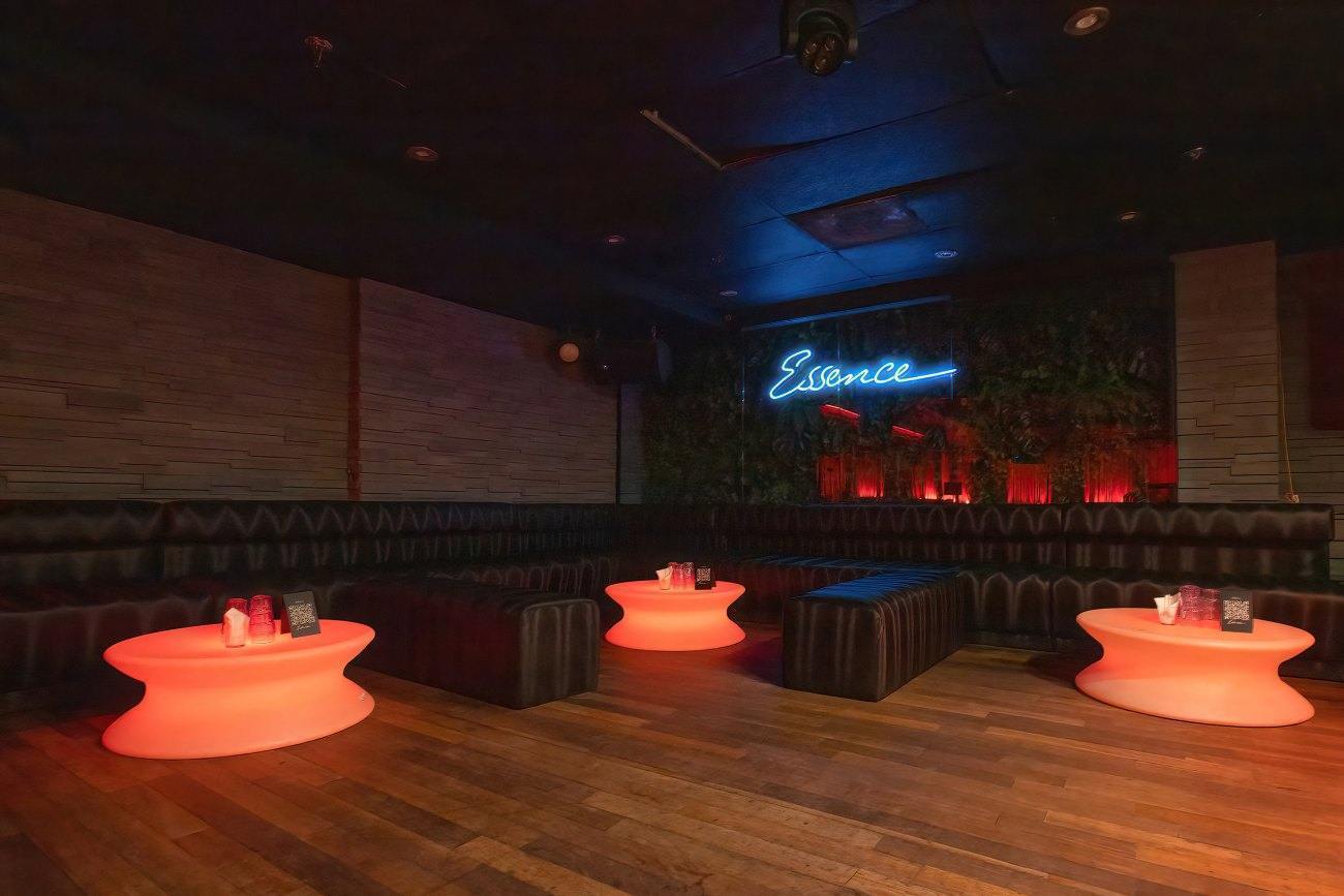 Essence Club - Restaurant Cuisine Bar Centre-ville, Montréal
