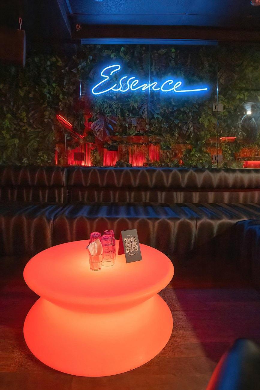 Essence Club - Restaurant Cuisine Bar Centre-ville, Montréal