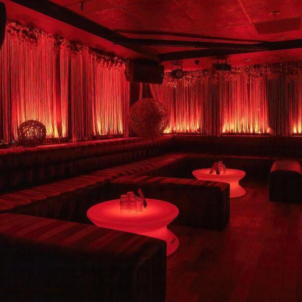 Essence Club - Restaurant Bar à Centre-ville, Montréal