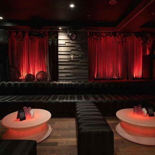 Essence Club - Restaurant Bar à Centre-ville, Montréal
