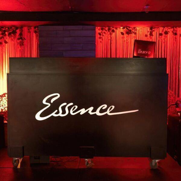 Essence Club - Restaurant Bar à Centre-ville, Montréal