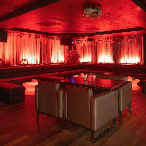 Essence Club - Restaurant Bar à Centre-ville, Montréal