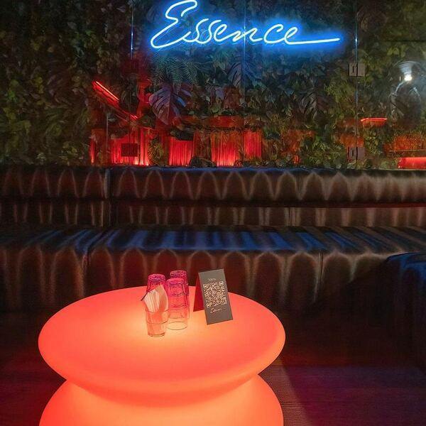 Essence Club - Restaurant Bar à Centre-ville, Montréal