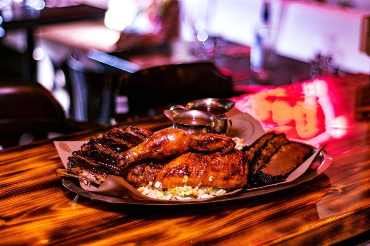 Faite à l'os - Restaurant BBQ à Vieux-Québec, Québec