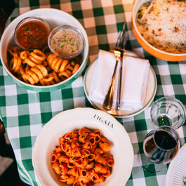 Figata - Restaurants Chinois, Cafés, Dumplings (ravioli chinois) près de: H4E1A8