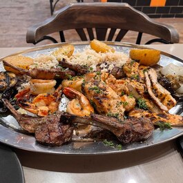 Grillades Amira (Laval) - Restaurants pr&egrave;s de: H7N0E4