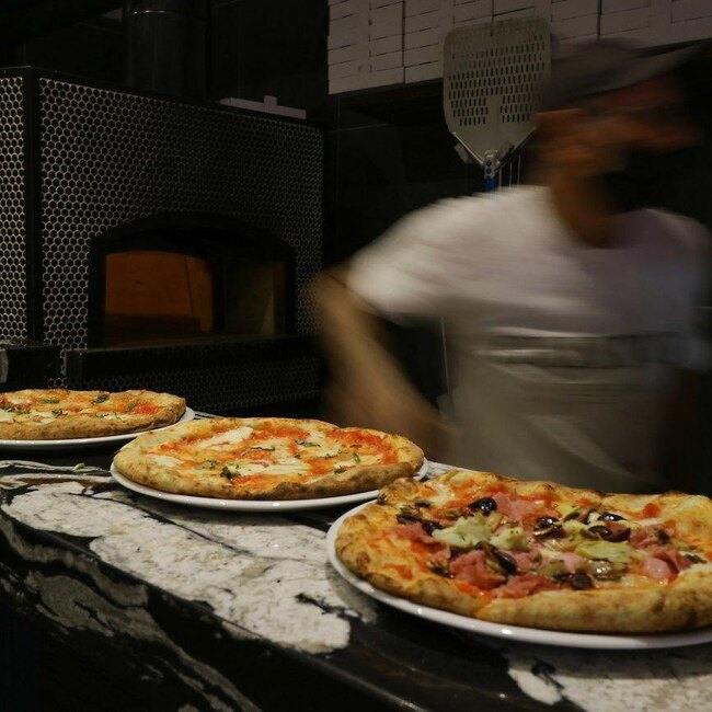 Pizzeria Gusto - Restaurant Cuisine Italienne - St-Léonard, Montréal