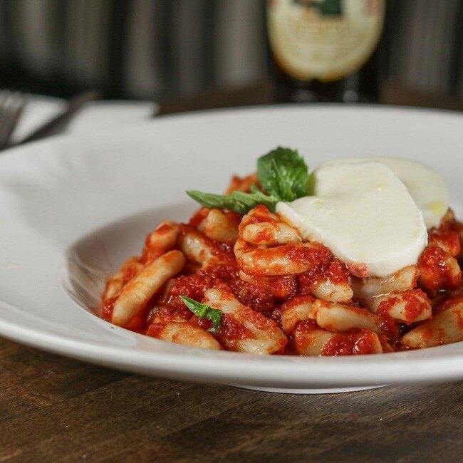 Pizzeria Gusto - Restaurant Cuisine Italienne - St-Léonard, Montréal
