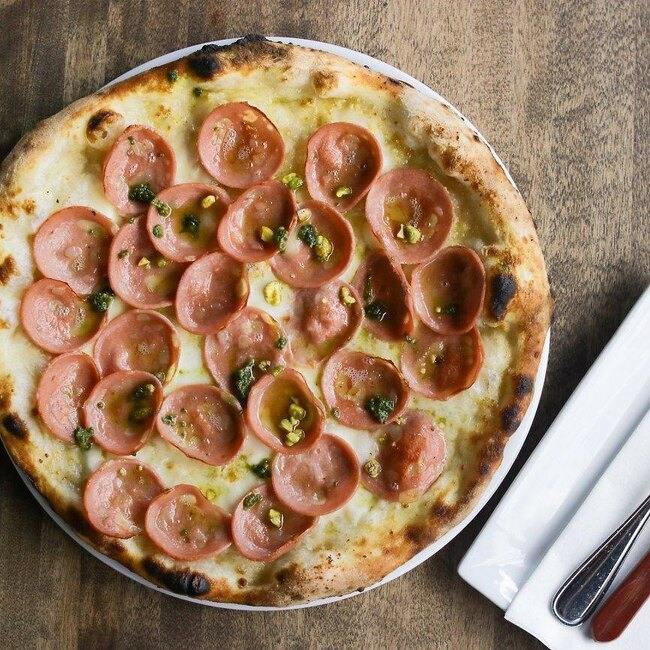 Pizzeria Gusto - Restaurant Cuisine Italienne - St-Léonard, Montréal