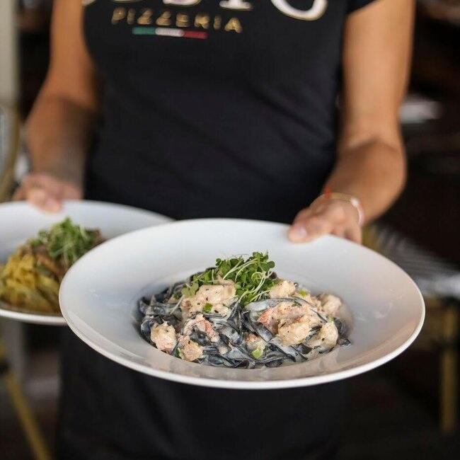 Pizzeria Gusto - Restaurant Cuisine Italienne - St-Léonard, Montréal