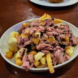 poutine smoked meat - Hawgs Deli RestoMontreal.ca