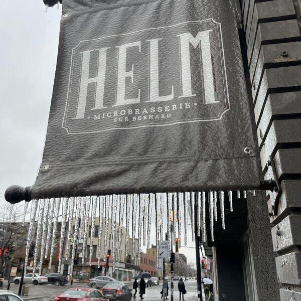 HELM microbrasserie - Restaurant Bistro à Mile-End, Montréal