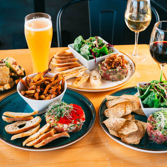 La Belle et La Barbe - Bistro Urbain Restaurant