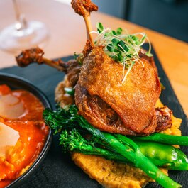 La Belle et La Barbe - Bistro Urbain RestoMontreal.ca