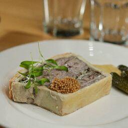 La Belle et La Barbe - Bistro Urbain RestoMontreal.ca