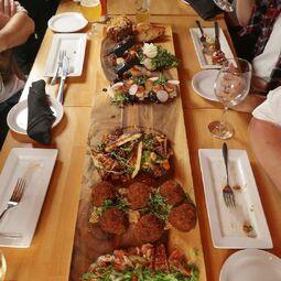 La Belle et La Barbe - Bistro Urbain RestoMontreal.ca