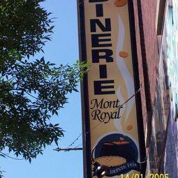 Photo 1 - La Binerie Mont Royal RestoMontreal.ca